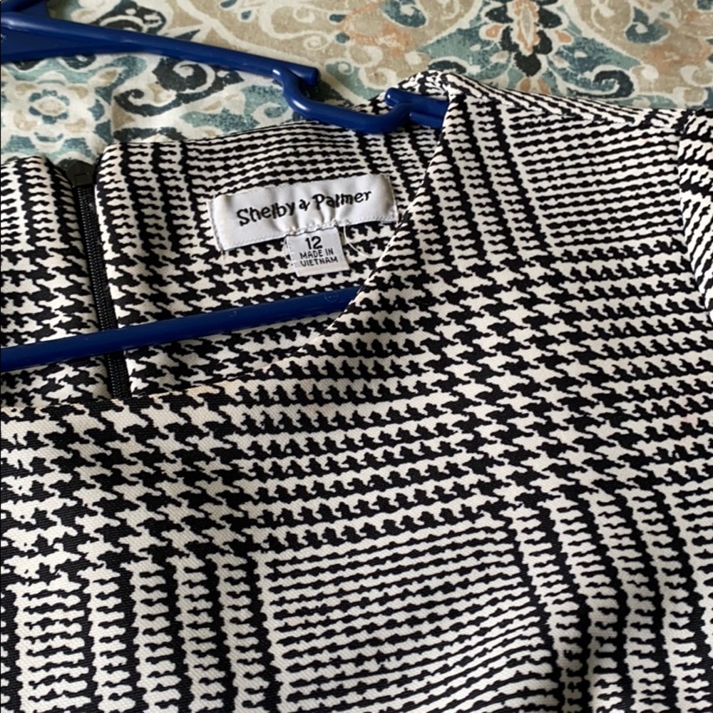 Dress - Picture 3 of 3
